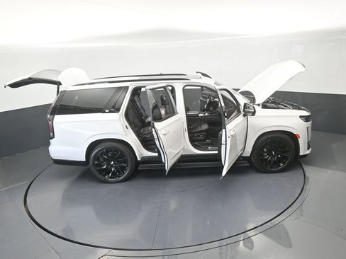 Used 2021 Cadillac Escalade Sport Platinum w/ LPO, ONYX Package AWD/4WD image 87