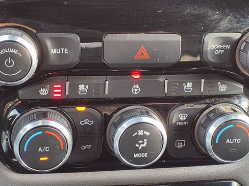 Used 2024 RAM 1500 Laramie image 13