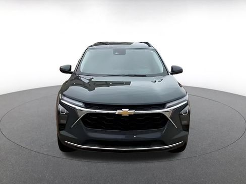 Used 2025 Chevrolet Trax LT w/ LT Convenience Package FWD image 7
