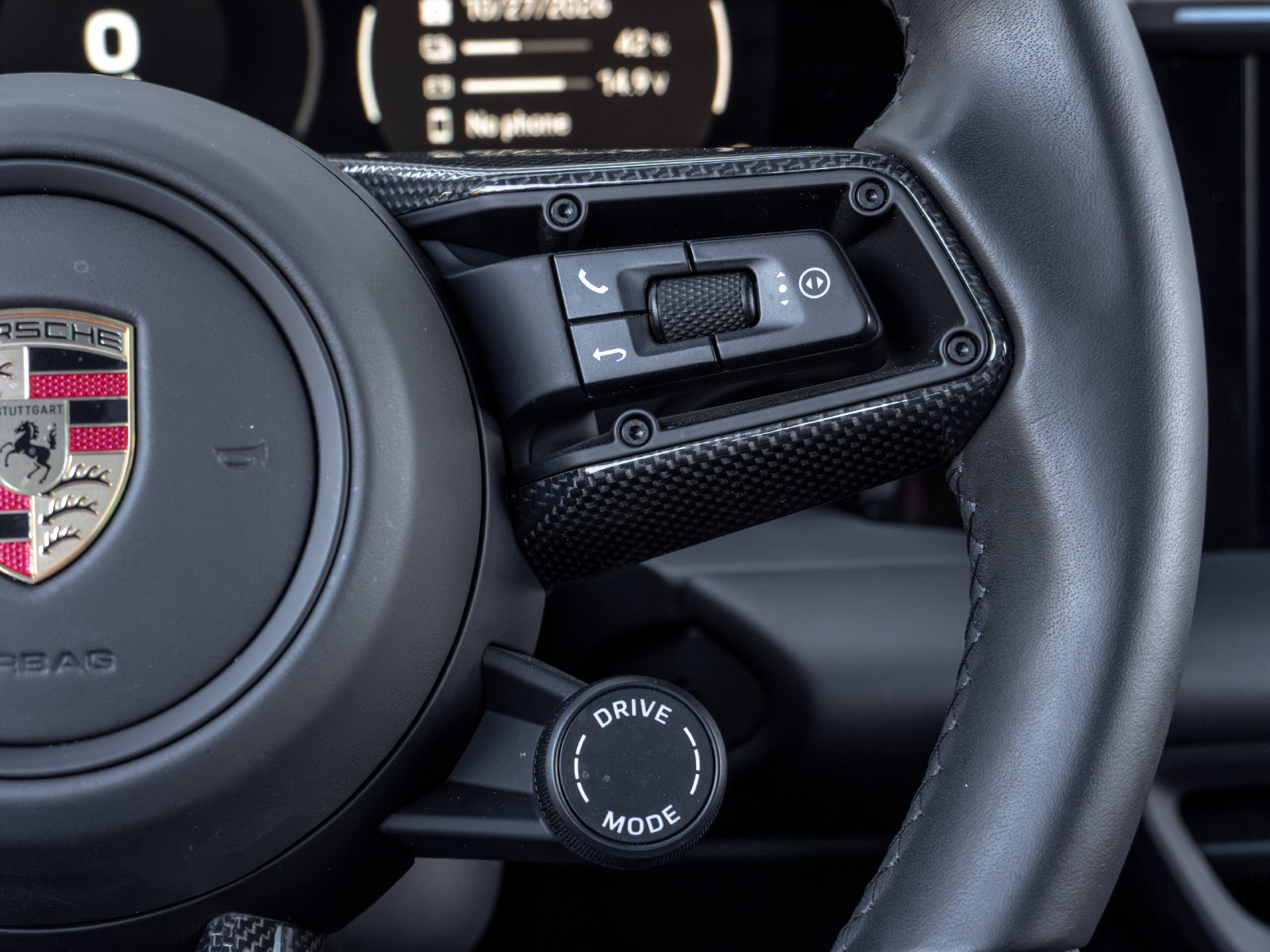 Certified 2025 Porsche Macan 4 Electric AWD/4WD image 30