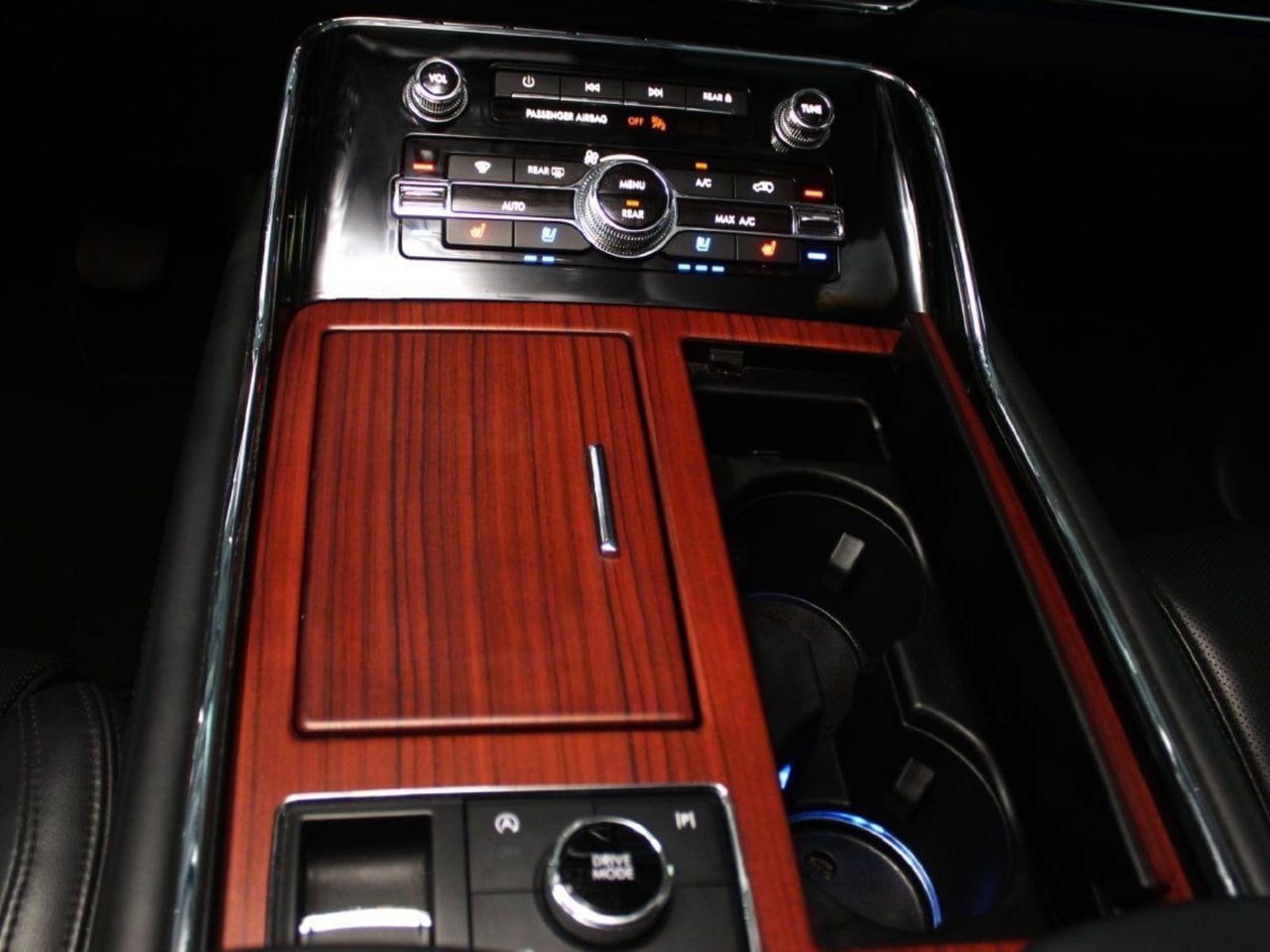 Used 2024 Lincoln Navigator L 4WD image 34