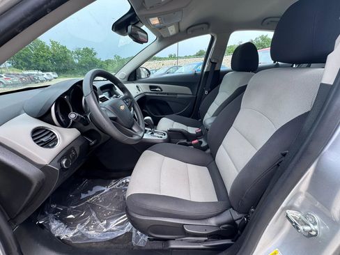 Used 2016 Chevrolet Cruze LS FWD image 12