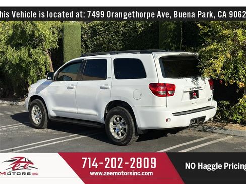 Used 2011 Toyota Sequoia SR5 RWD image 9