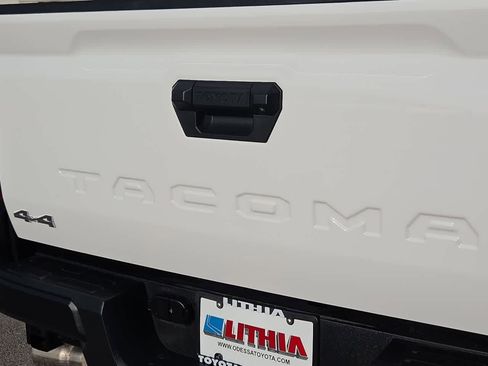 Certified 2025 Toyota Tacoma SR w/ Towing Package AWD/4WD image 11