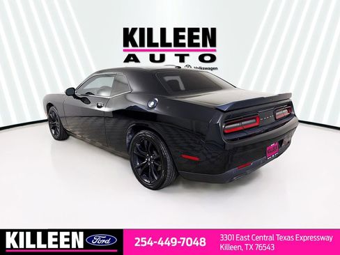 Used 2018 Dodge Challenger SXT w/ Blacktop Package RWD image 6
