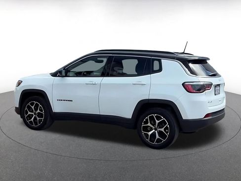 Used 2025 Jeep Compass Limited image 9