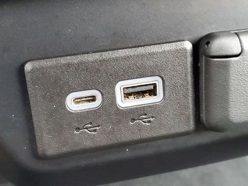 Used 2022 GMC Sierra 1500 SLE w/ LPO, GMC Protection Package image 17