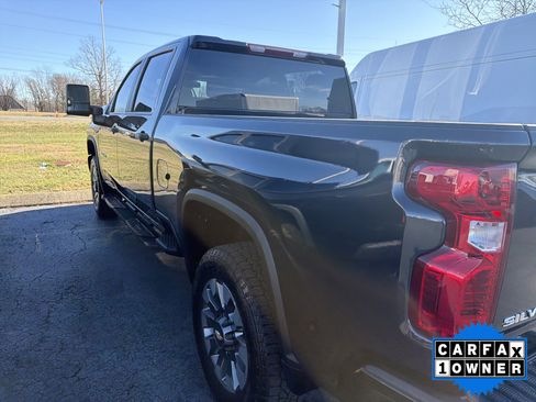Used 2024 Chevrolet Silverado 2500 Custom w/ Custom Value Package image 12