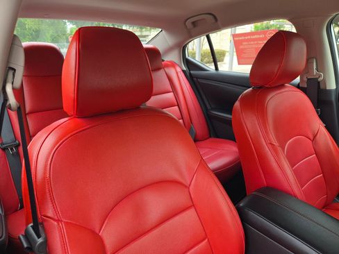 Certified 2024 Nissan Sentra SR FWD image 30