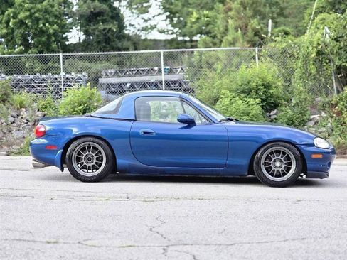 Used 1999 MAZDA MX-5 Miata RWD image 9