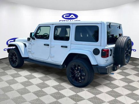 Used 2023 Jeep Wrangler Unlimited Sahara w/ Cold Weather Group AWD/4WD image 9