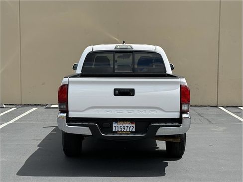Used 2020 Toyota Tacoma SR5 RWD image 6