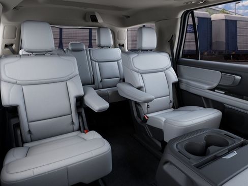 New 2027 Ford Expedition Platinum AWD/4WD image 11