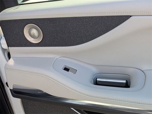 Used 2025 Lincoln Navigator Reserve image 37