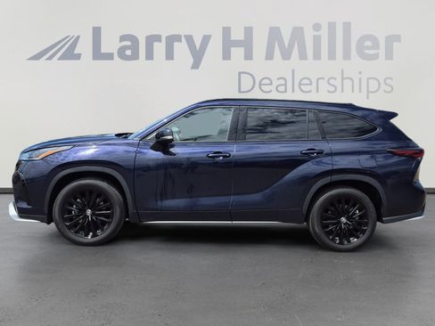 Certified 2025 Toyota Highlander XSE AWD/4WD image 2