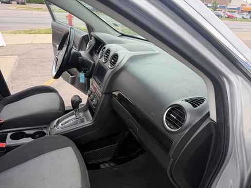 Used 2013 Chevrolet Captiva Sport LT FWD image 21