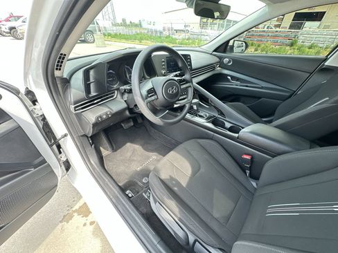 Used 2021 Hyundai Elantra Blue FWD image 10