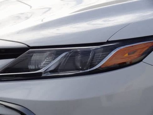 Used 2022 Toyota Camry LE image 21