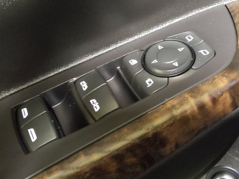 Used 2021 GMC Acadia Denali w/ Denali Technology Package FWD image 27