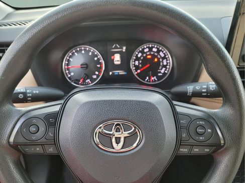 Used 2019 Toyota RAV4 LE image 28