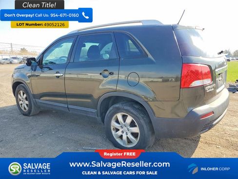 Used 2011 Kia Sorento LX w/ Convenience Pkg image 3