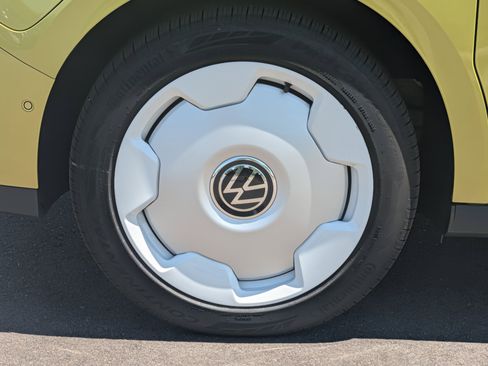 New 2025 Volkswagen ID. Buzz 1st Edition AWD/4WD image 5