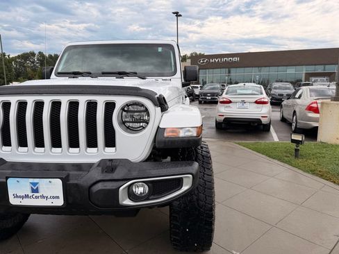 Used 2022 Jeep Wrangler Unlimited Sahara AWD/4WD image 13