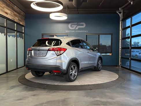 Used 2022 Honda HR-V EX image 3