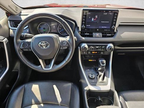 Used 2022 Toyota RAV4 XLE Premium AWD/4WD image 18