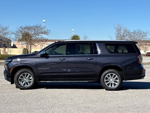 New 2025 Chevrolet Suburban Premier w/ Sun And Tow Package image 28
