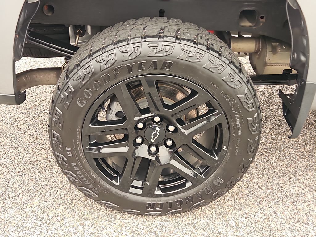 Certified 2023 Chevrolet Silverado 1500 LT Trail Boss w/ LPO, Dark Essentials Package AWD/4WD image 9