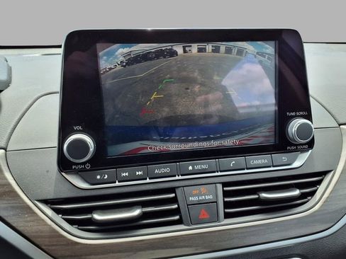 Used 2025 Nissan Altima 2.5 SV FWD image 6