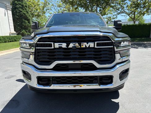 Used 2026 RAM 2500 Big Horn AWD/4WD image 4