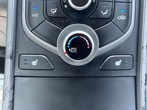 Used 2015 Hyundai Elantra Limited image 22