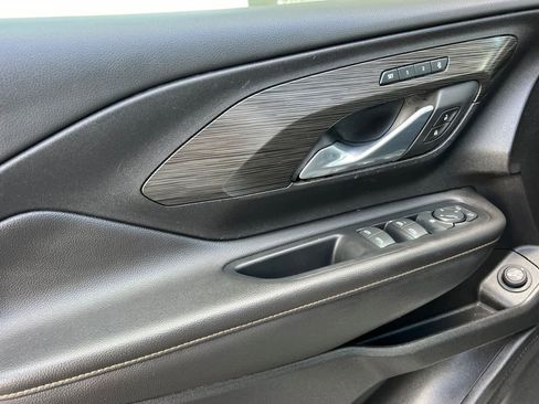 Used 2019 GMC Terrain SLT w/ Preferred Package image 12