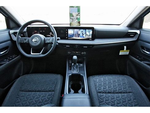 New 2026 Nissan Kicks SV w/ SV Premium Package image 7
