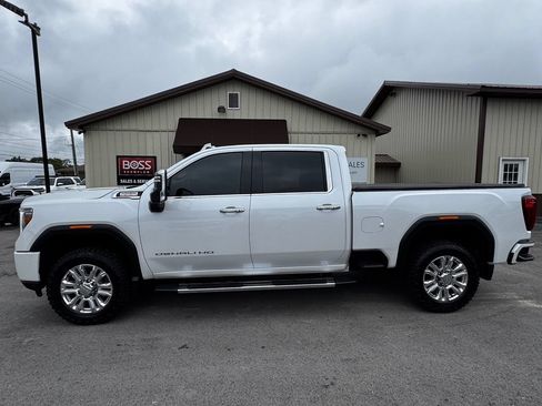 Used 2021 GMC Sierra 2500 Denali w/ Denali Ultimate Package AWD/4WD image 2