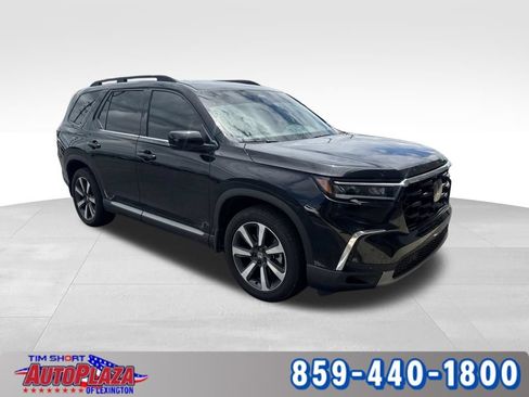 Used 2025 Honda Pilot Touring image 7