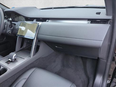 Used 2024 Land Rover Discovery Sport Dynamic SE image 8