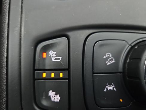 Used 2024 GMC Terrain SLT AWD/4WD image 29