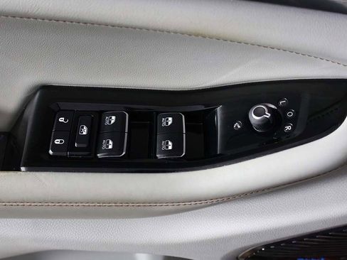 Used 2022 Jeep Grand Cherokee L Overland w/ Advanced Protech Group III image 46