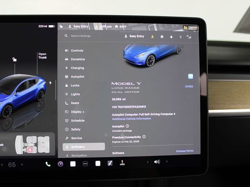 Used 2023 Tesla Model Y Long Range image 17