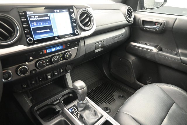 Used 2022 Toyota Tacoma Limited AWD/4WD image 29