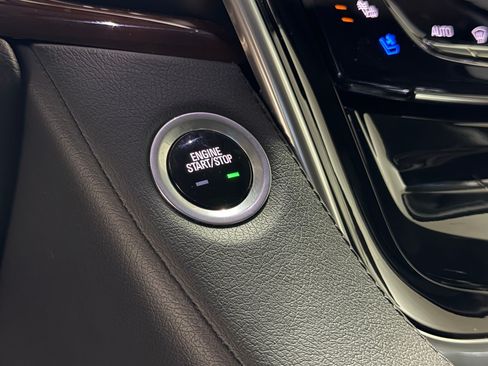 Used 2019 Cadillac Escalade Premium Luxury AWD/4WD image 15