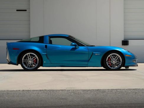 Used 2008 Chevrolet Corvette Z06 w/ Preferred Equipment Group RWD image 19