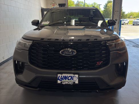 Used 2026 Ford Explorer ST AWD/4WD image 8