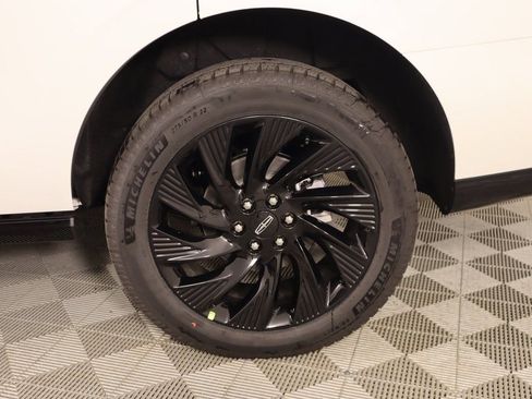 New 2025 Lincoln Navigator Reserve w/ Jet Appearance Package image 20