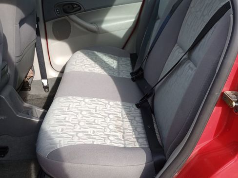 Used 2005 Ford Focus ZX4 image 17