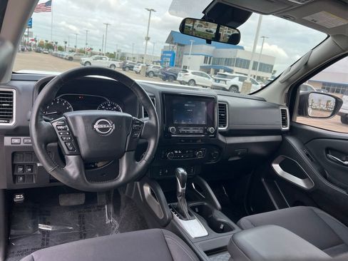 Used 2023 Nissan Frontier SV AWD/4WD image 40