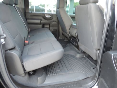 Used 2021 Chevrolet Silverado 2500 Custom w/ Custom Value Package image 18